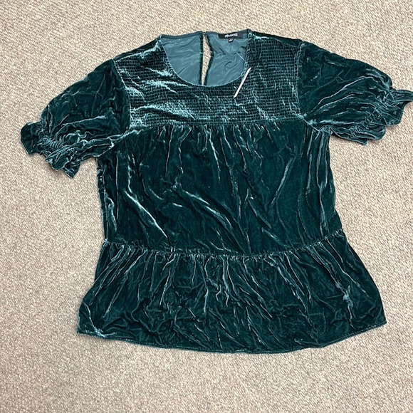 BNWT Madewell Velvet Smocked Tiered Top - Picture 2 of 4